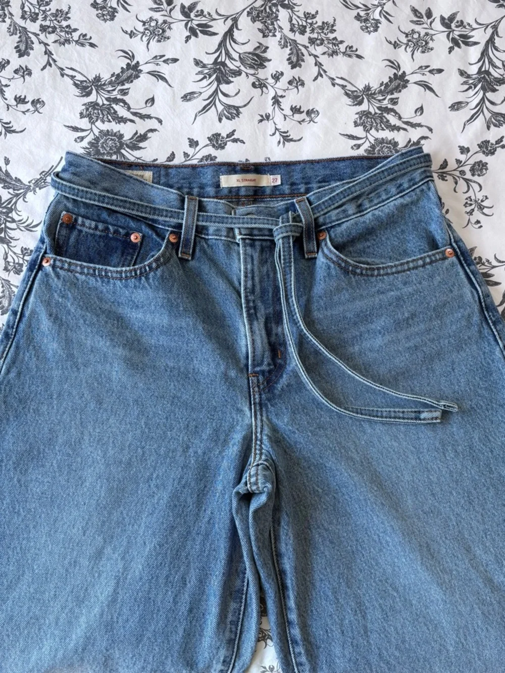 NWOT! Levi’s XL Baggy Straight Jeans - Picture 8 of 16